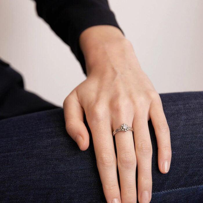 TIFFANY & CO. – Diamond Flower Ring - Image 3