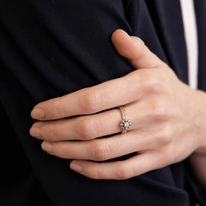 TIFFANY & CO. – Diamond Flower Ring - Image 2