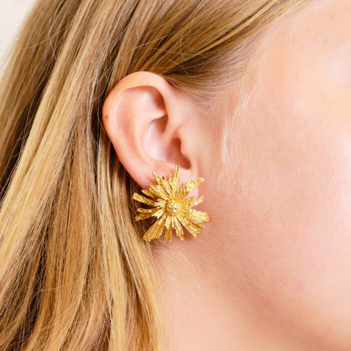 CARTIER - Gold Flower Earrings - Image 2